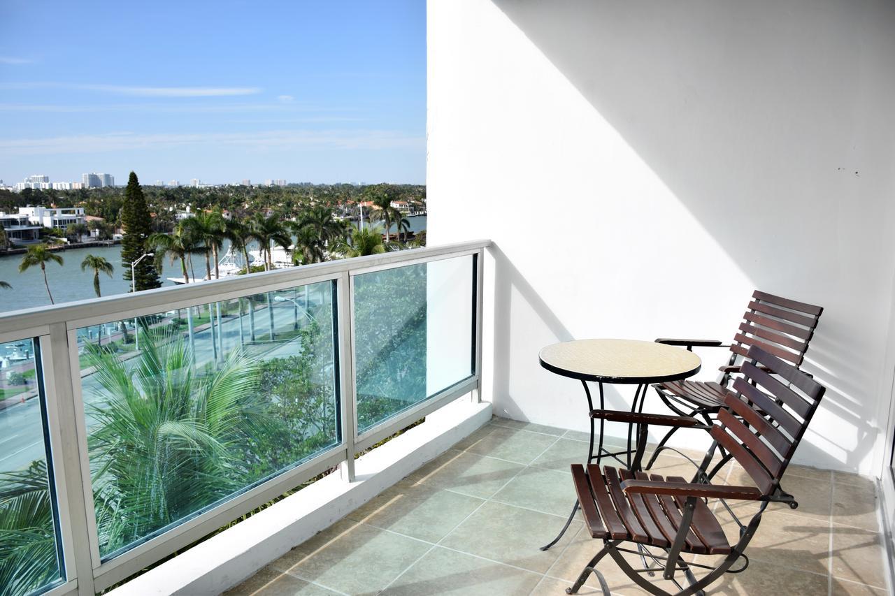 Ocean Beach Apartments ไมอามีบีช ภายนอก รูปภาพ