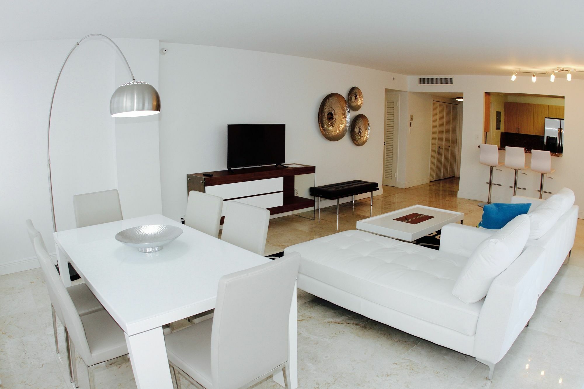 Ocean Beach Apartments ไมอามีบีช ภายนอก รูปภาพ