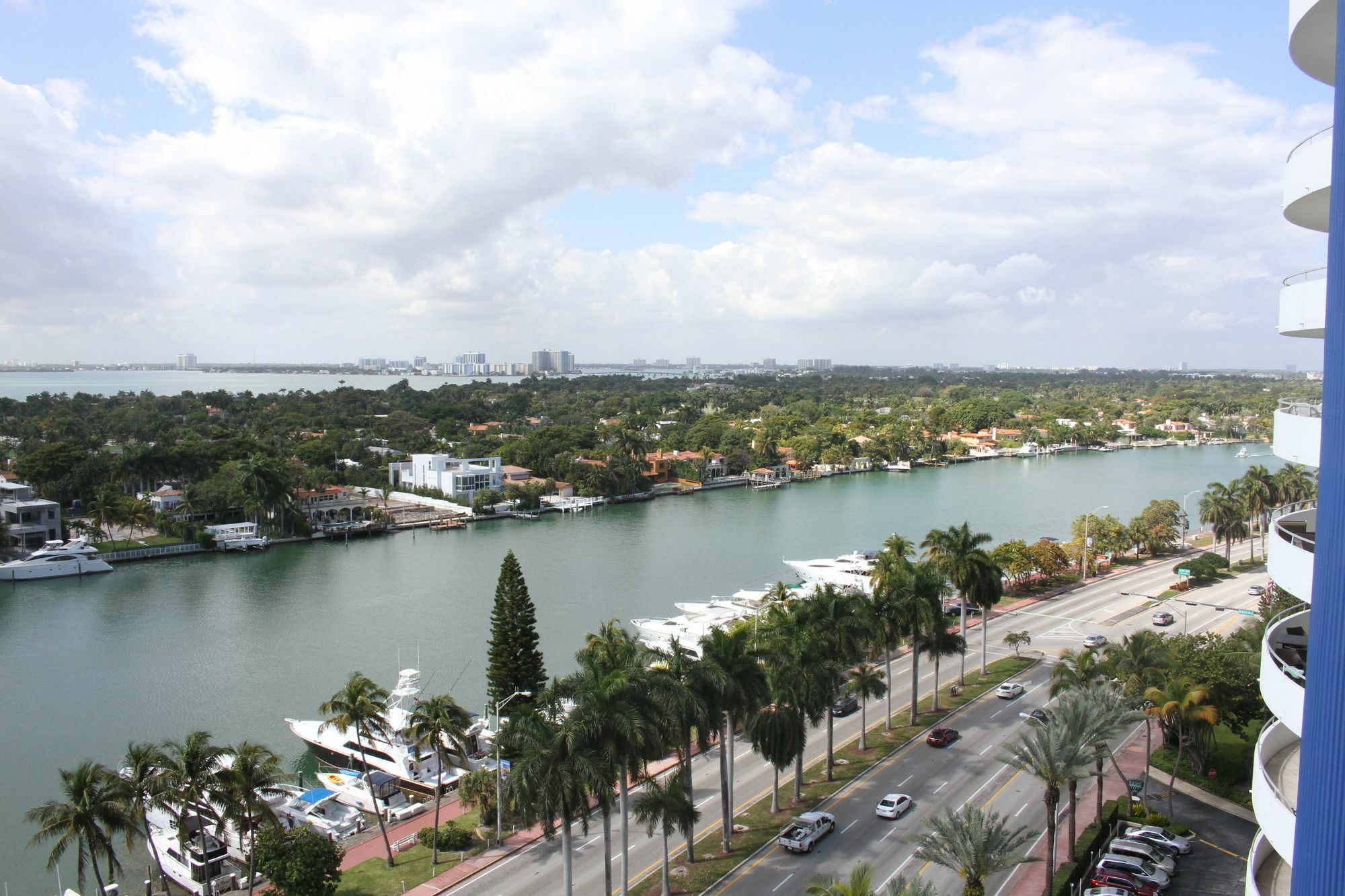 Ocean Beach Apartments ไมอามีบีช ภายนอก รูปภาพ