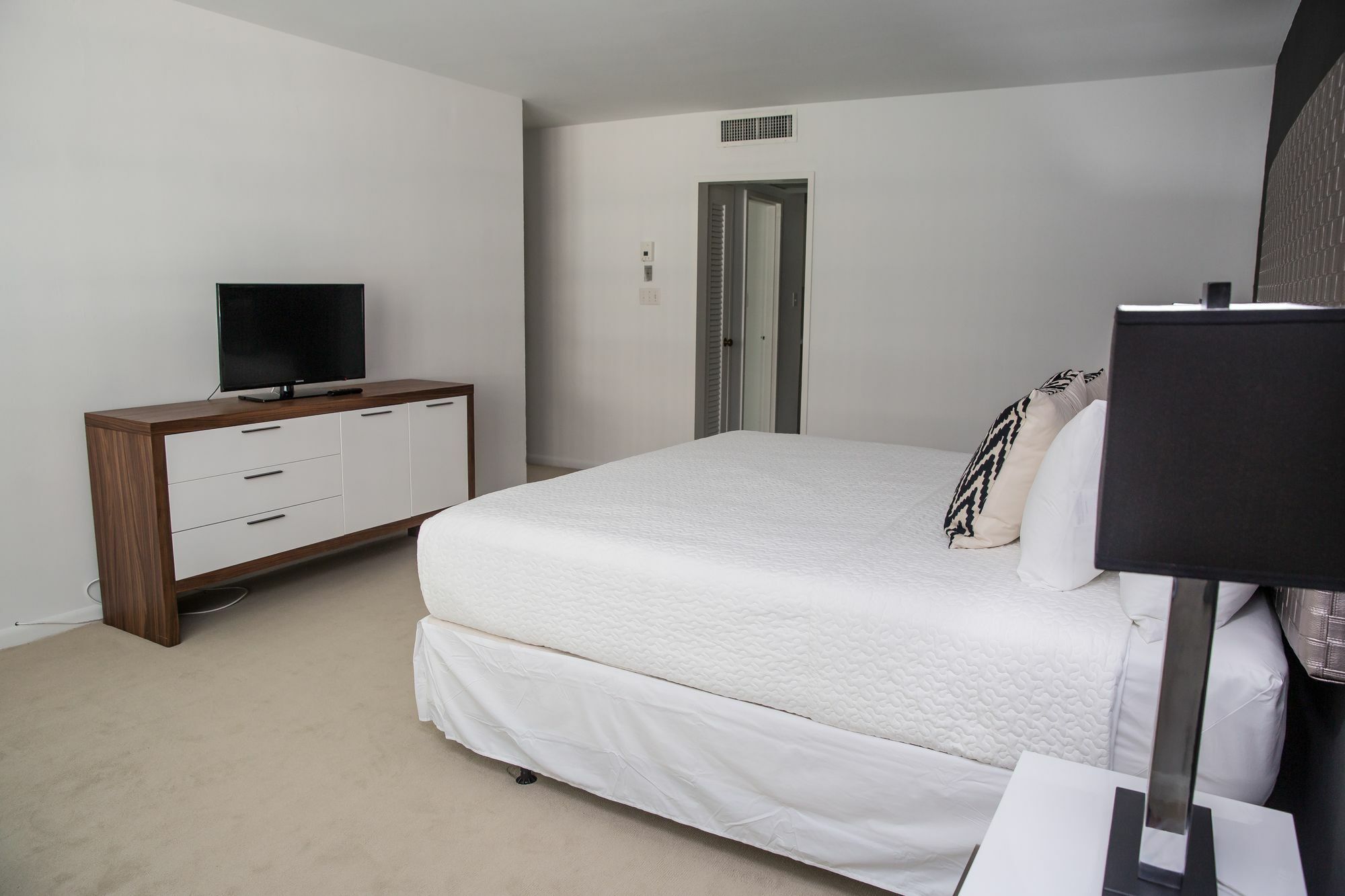 Ocean Beach Apartments ไมอามีบีช ภายนอก รูปภาพ