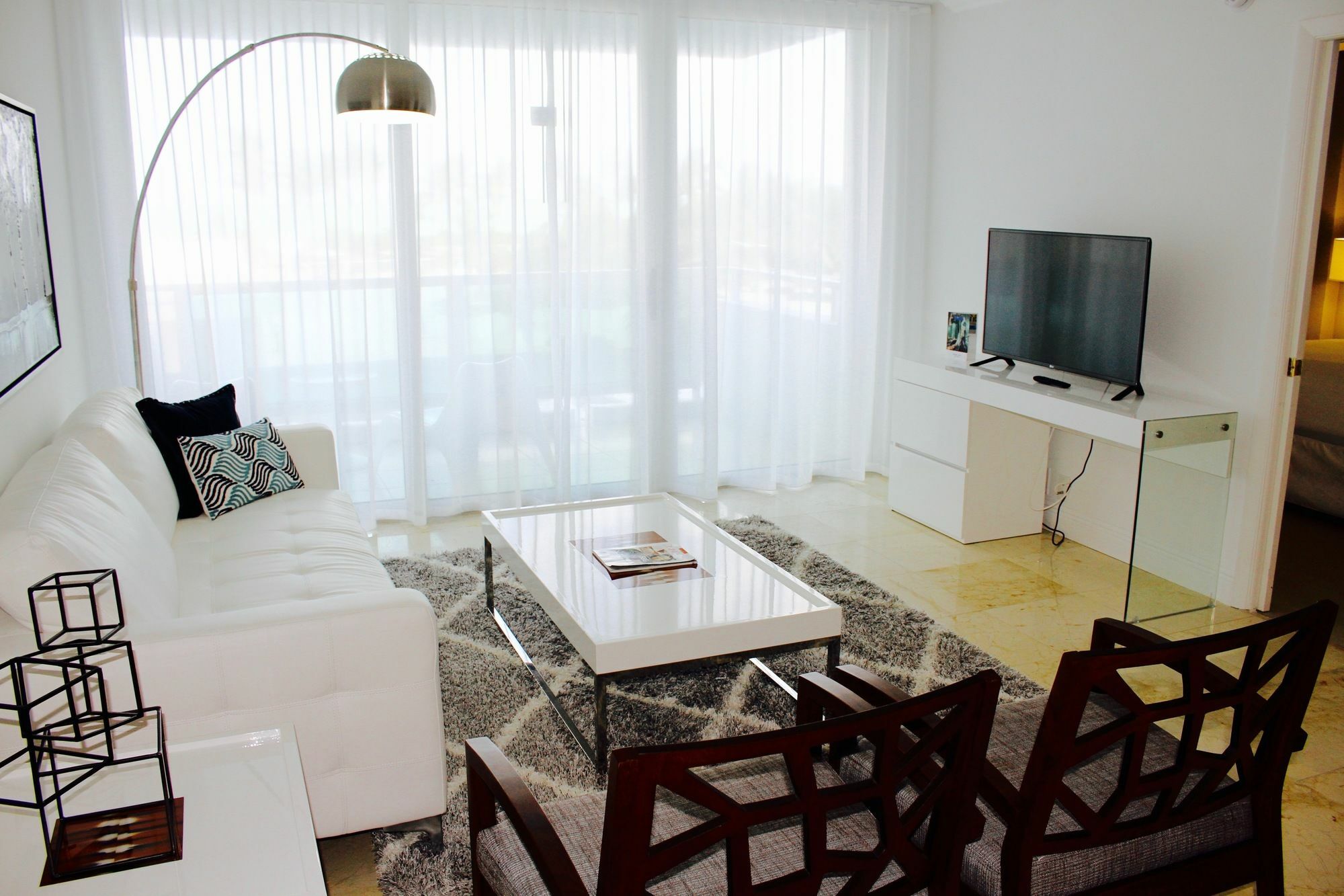Ocean Beach Apartments ไมอามีบีช ภายนอก รูปภาพ