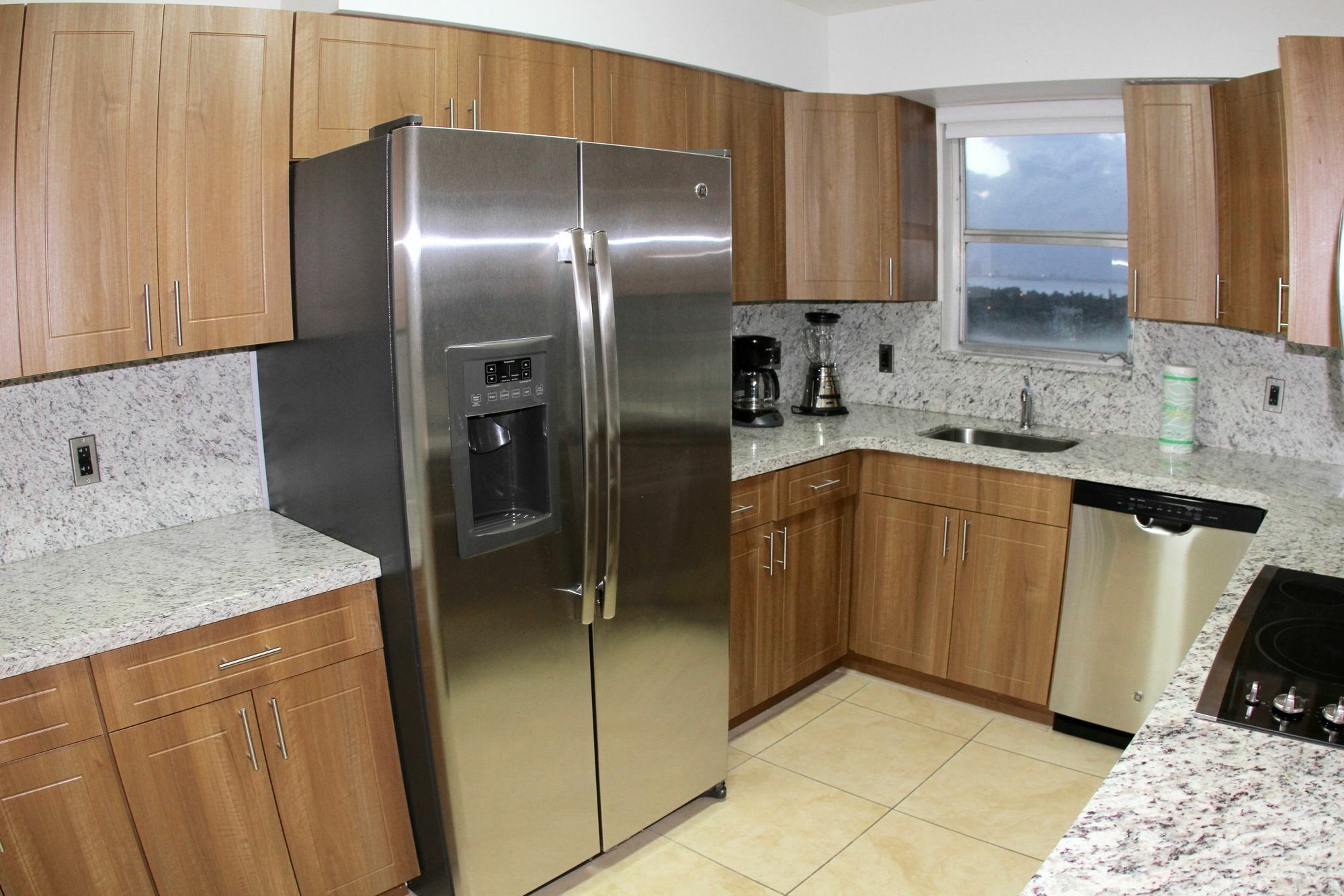 Ocean Beach Apartments ไมอามีบีช ภายนอก รูปภาพ