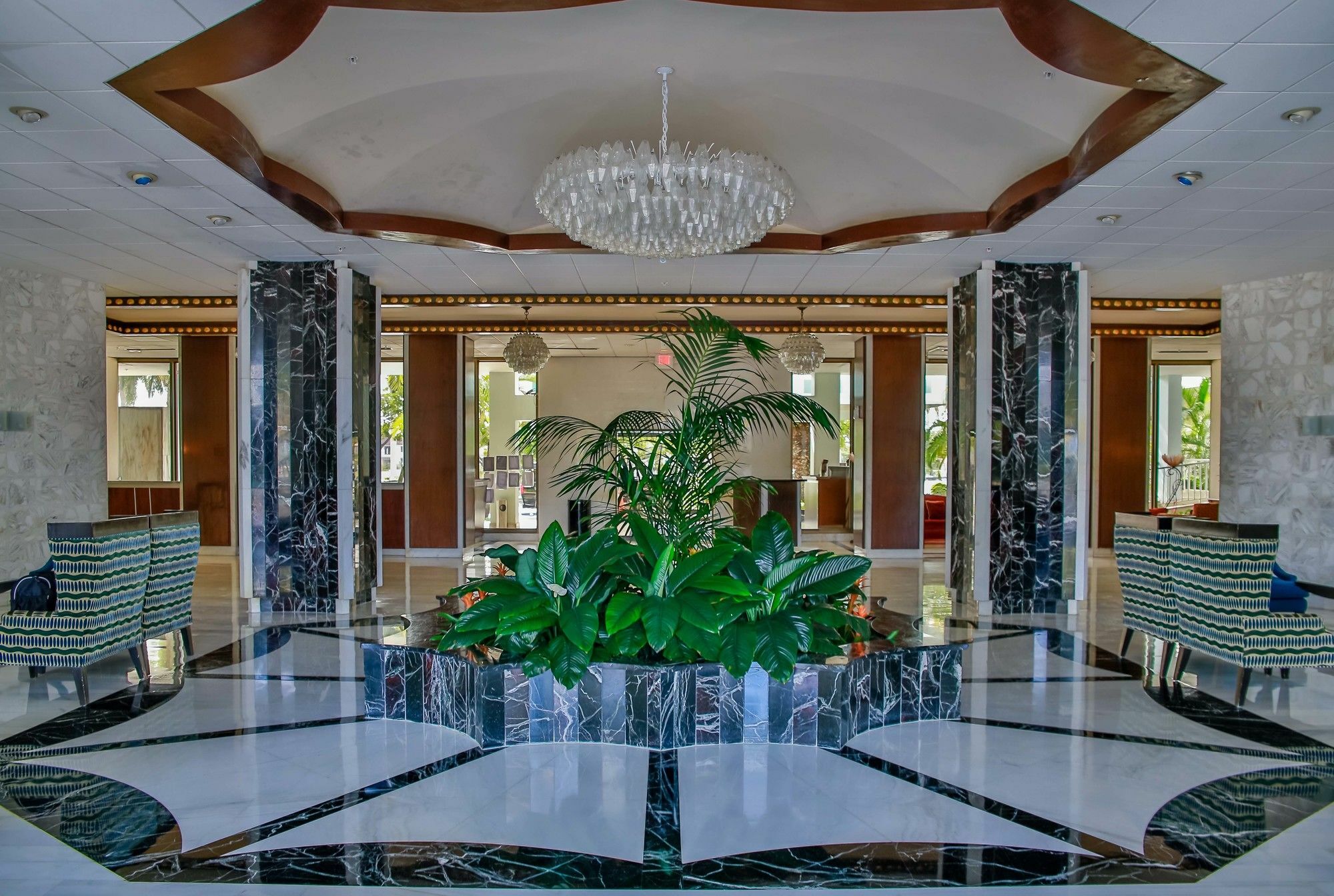 Ocean Beach Apartments ไมอามีบีช ภายนอก รูปภาพ