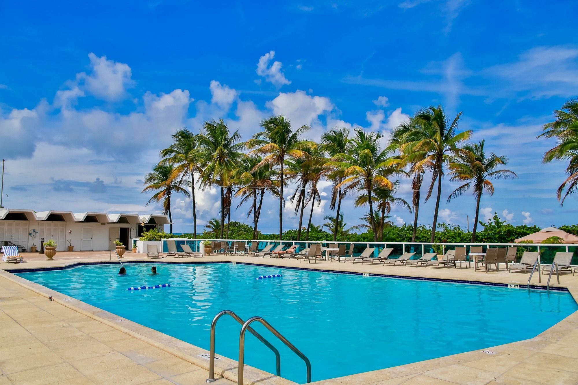 Ocean Beach Apartments ไมอามีบีช ภายนอก รูปภาพ