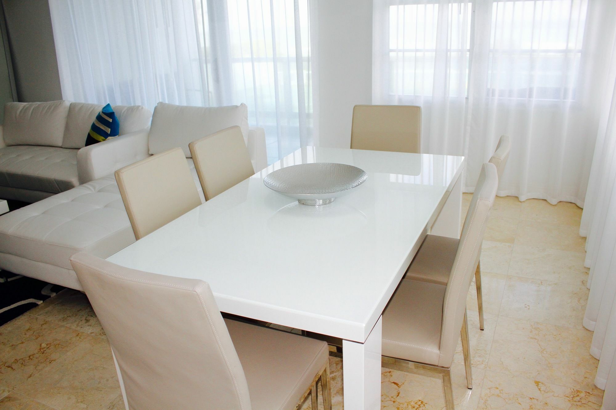 Ocean Beach Apartments ไมอามีบีช ภายนอก รูปภาพ